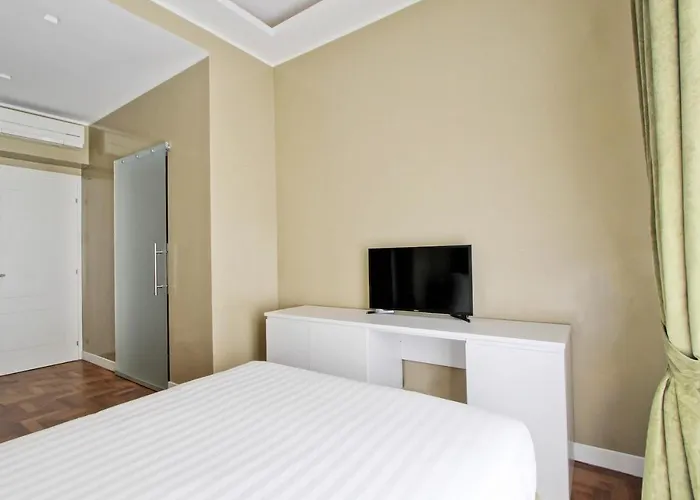 The River Corner 4*